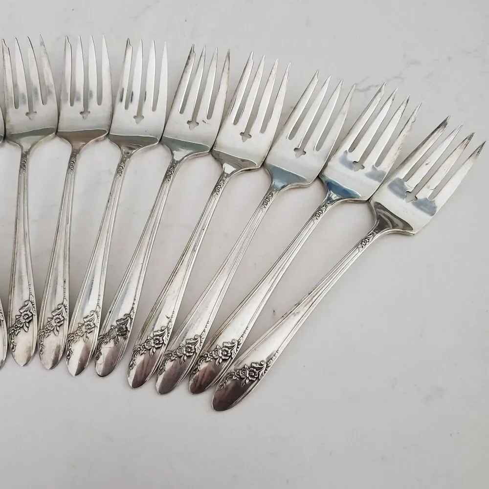 12 Oneida Tudor Plate Queen Bess Silverplate Salad Forks 6.5